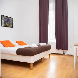 Aparthotel Station **